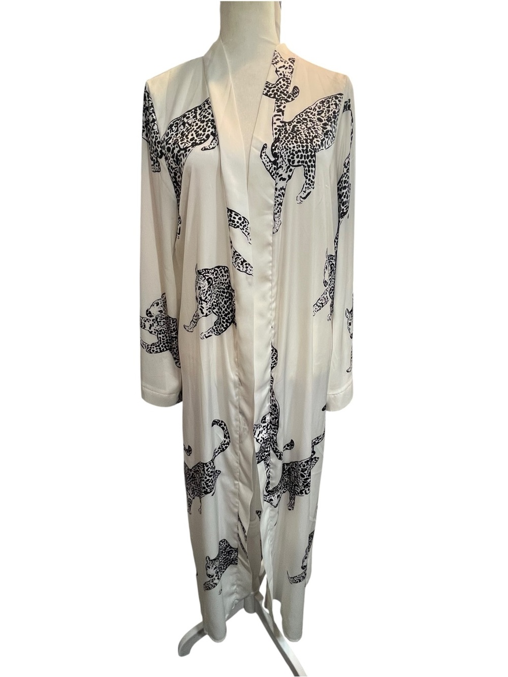 Kimono White Satin Long Sleeve Robe w/Animal Print - Small